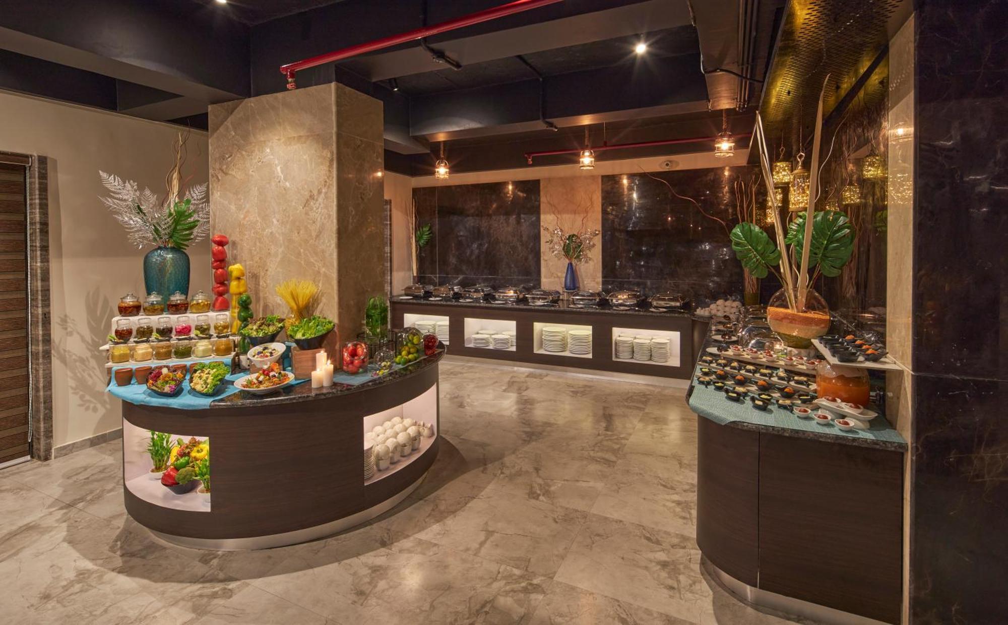 Regenta Central Imperial Candolim Goa Exterior photo